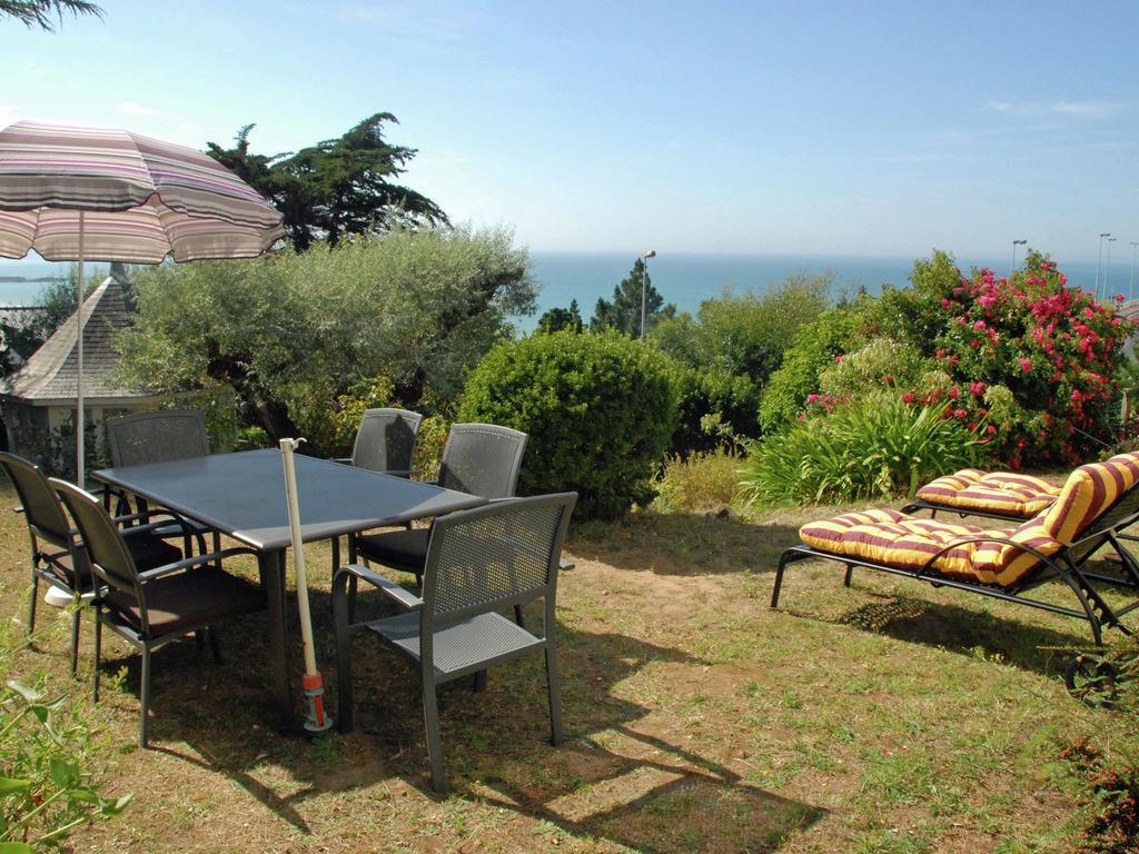 Beautiful Holiday Home With Sea View In 에르퀴 객실 사진